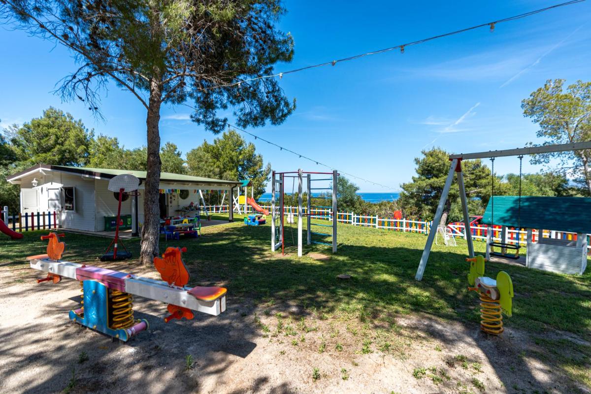 Mangia's Pollina Resort