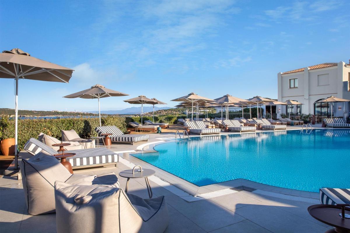 Mangia's Santa Teresa Sardinia, Curio Collection by Hilton