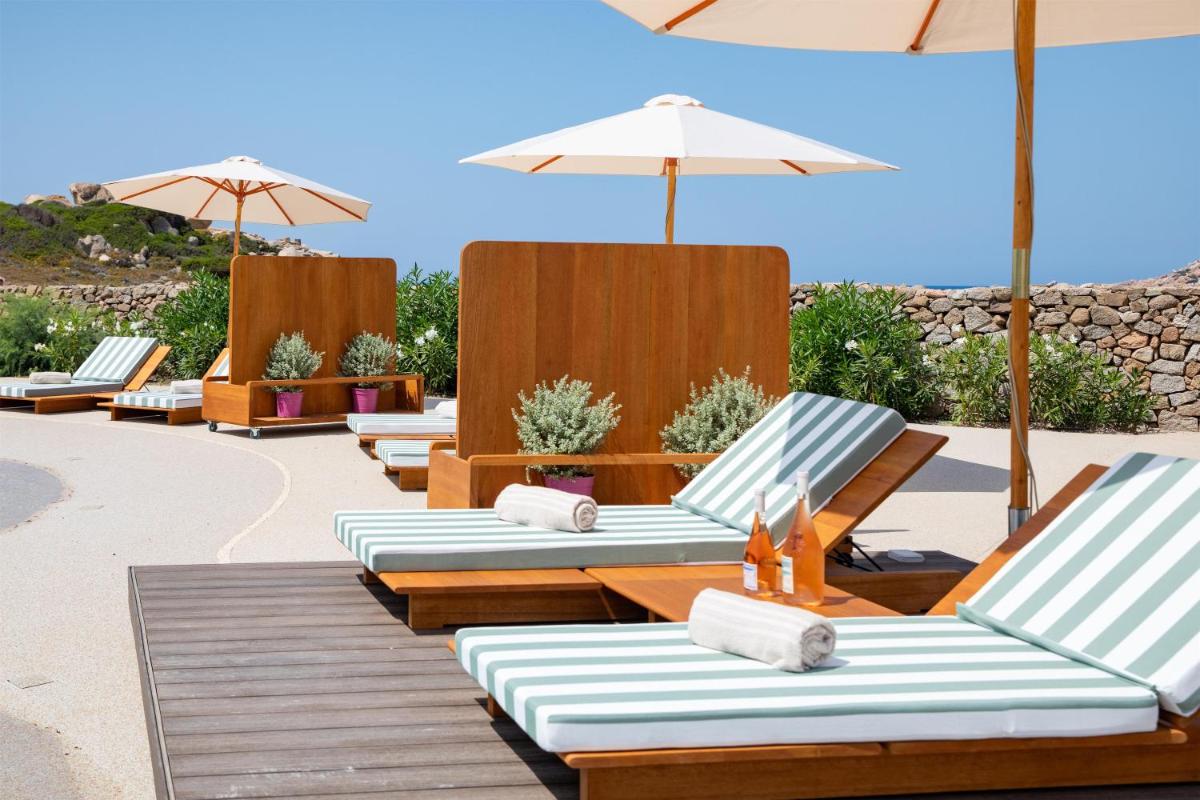 Mangia's Santa Teresa Sardinia, Curio Collection by Hilton