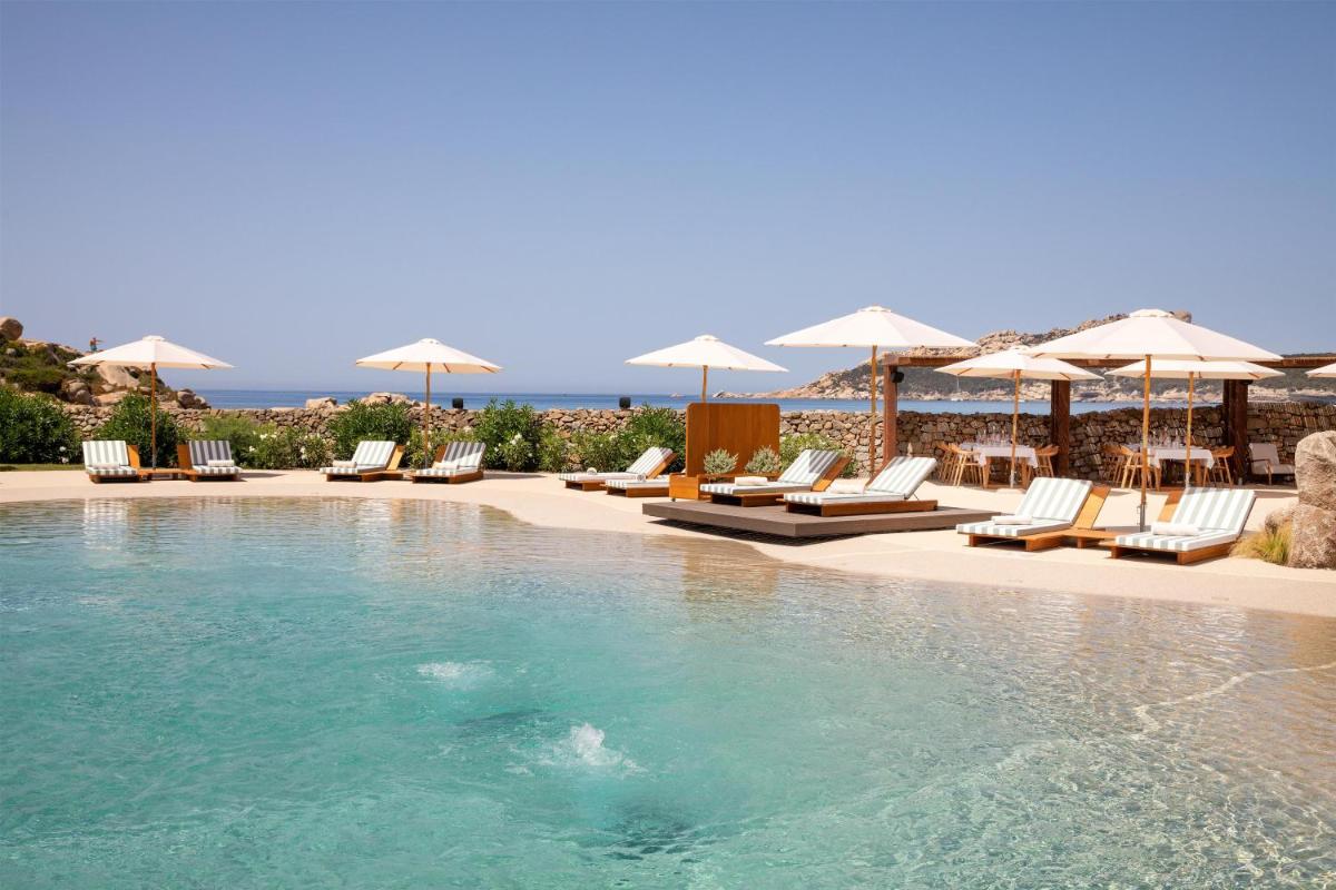 Mangia's Santa Teresa Sardinia, Curio Collection by Hilton