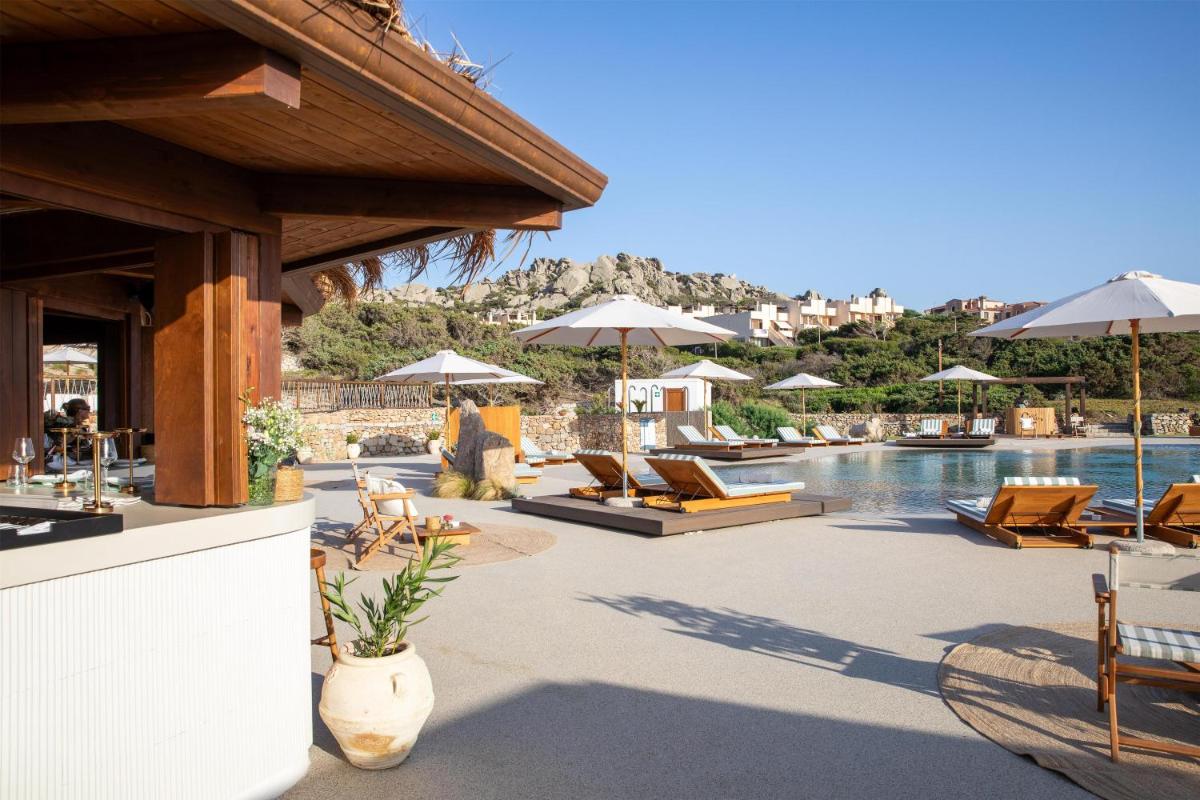 Mangia's Santa Teresa Sardinia, Curio Collection by Hilton