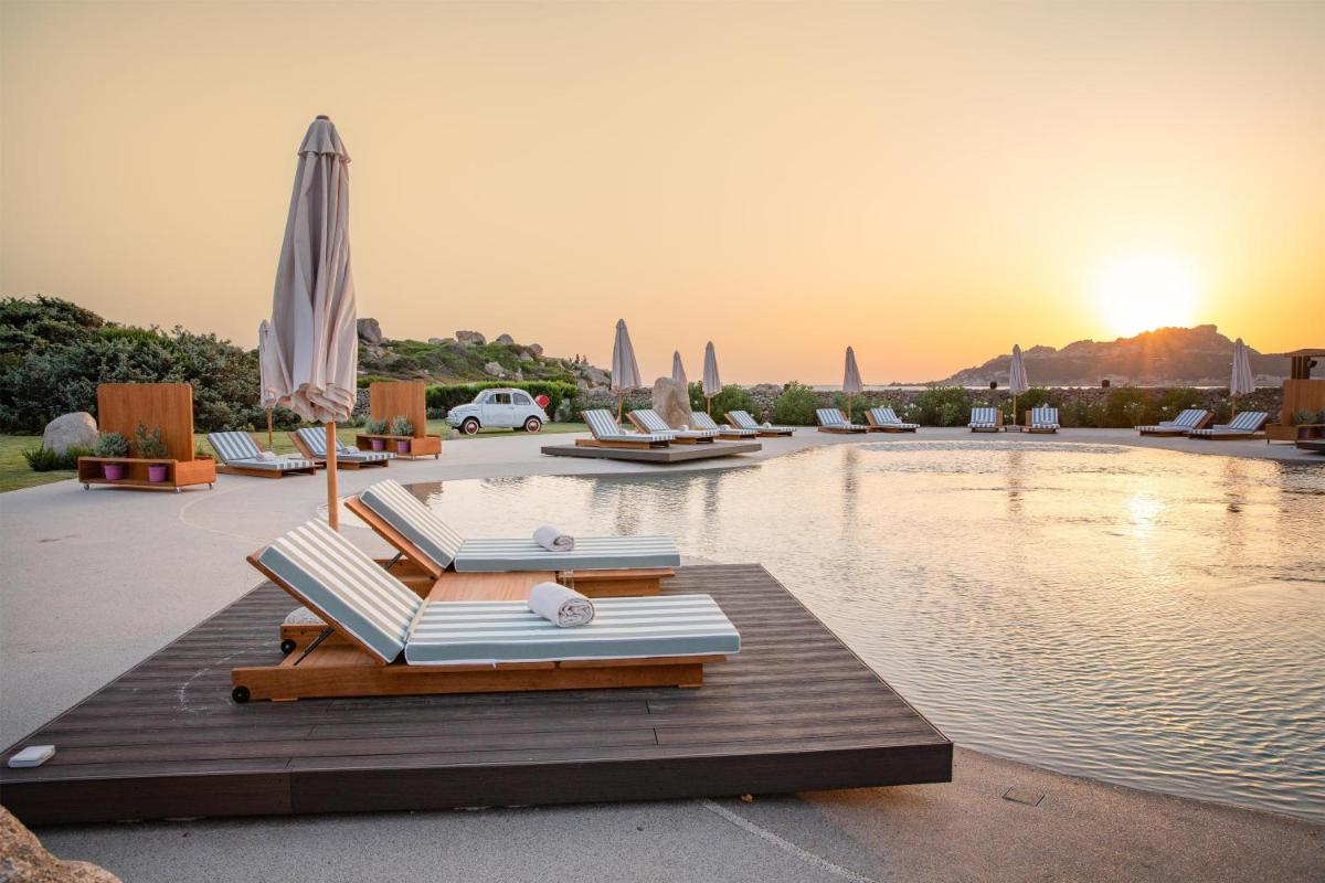 Mangia's Santa Teresa Sardinia, Curio Collection by Hilton