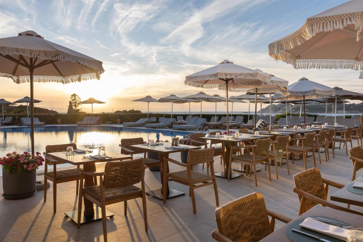 Mangia's Santa Teresa Sardinia, Curio Collection by Hilton