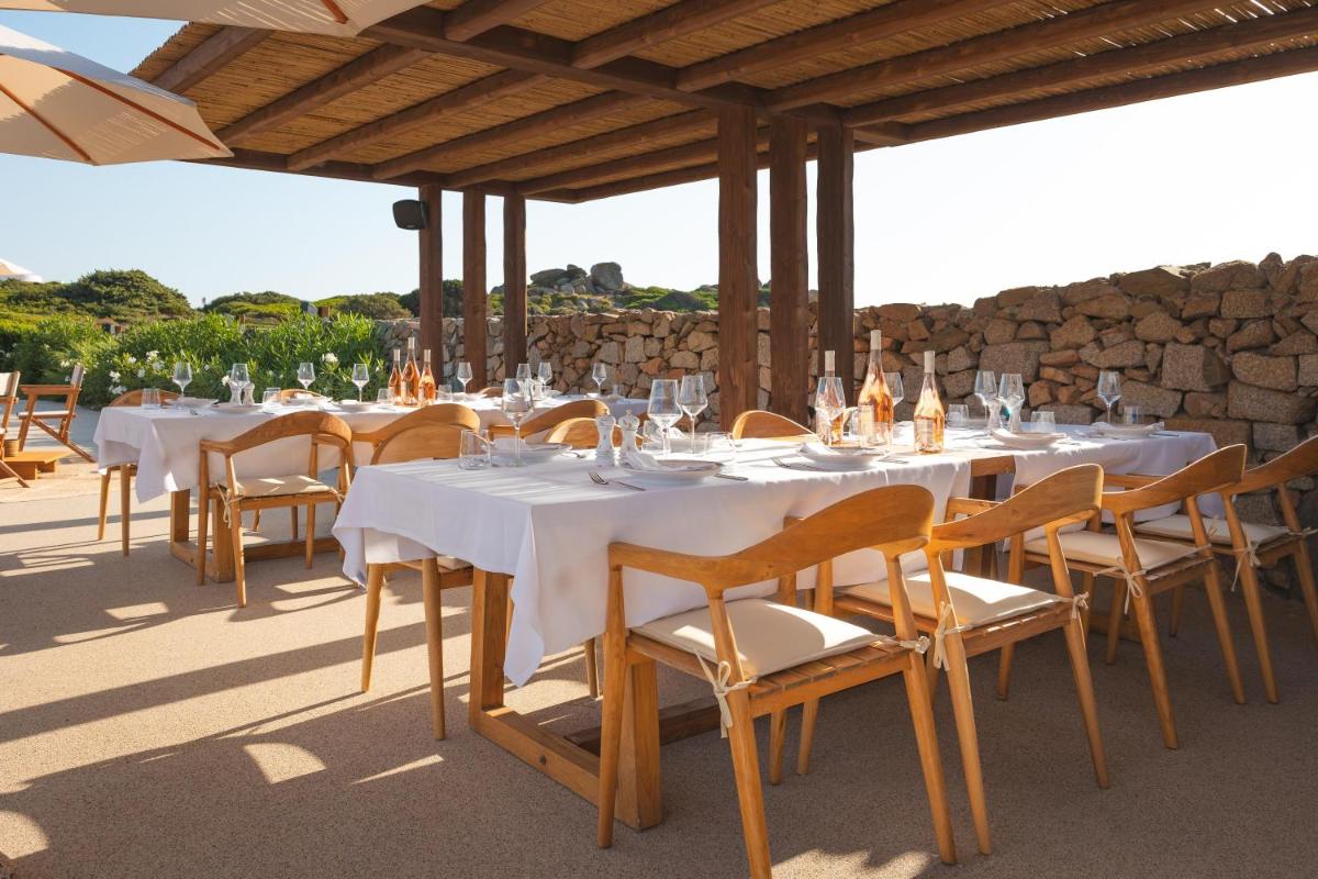 Mangia's Santa Teresa Sardinia, Curio Collection by Hilton