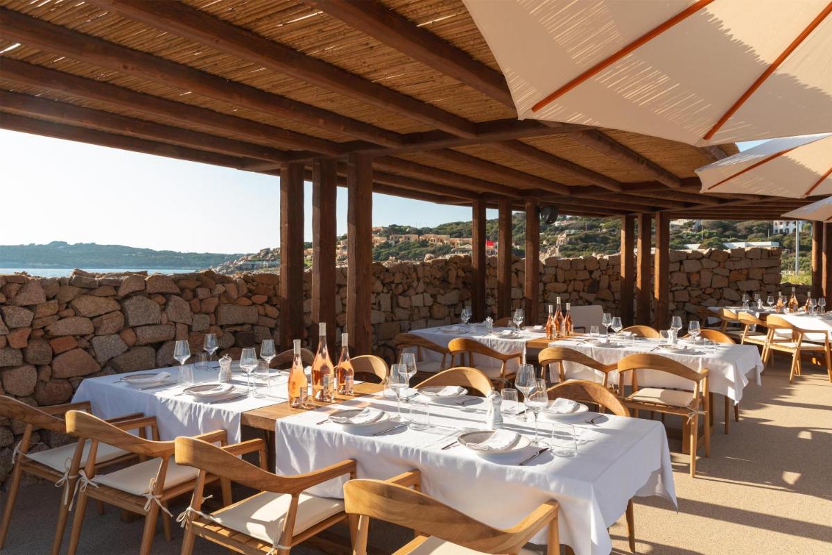 Mangia's Santa Teresa Sardinia, Curio Collection by Hilton