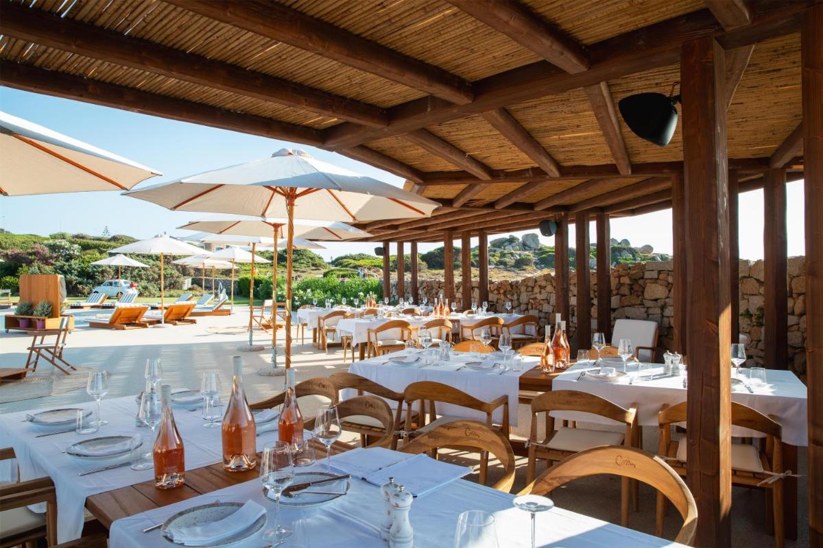 Mangia's Santa Teresa Sardinia, Curio Collection by Hilton