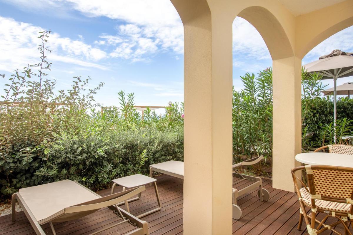 Mangia's Santa Teresa Sardinia, Curio Collection by Hilton