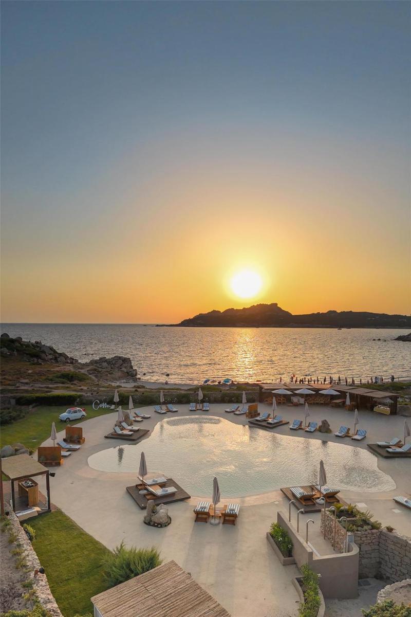 Mangia's Santa Teresa Sardinia, Curio Collection by Hilton