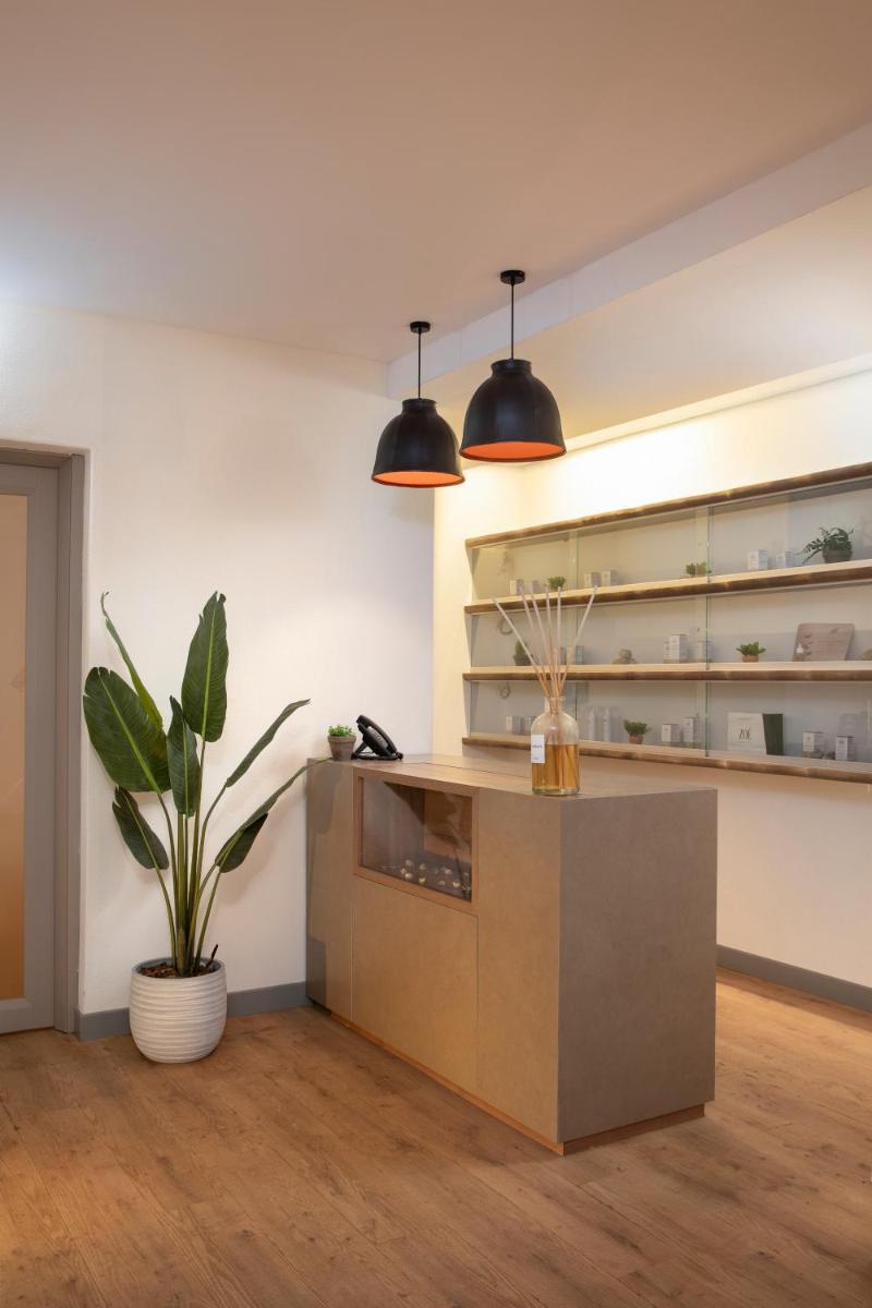 Mangia's Santa Teresa Sardinia, Curio Collection by Hilton