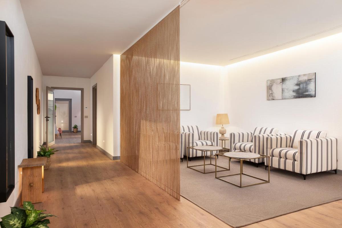 Mangia's Santa Teresa Sardinia, Curio Collection by Hilton