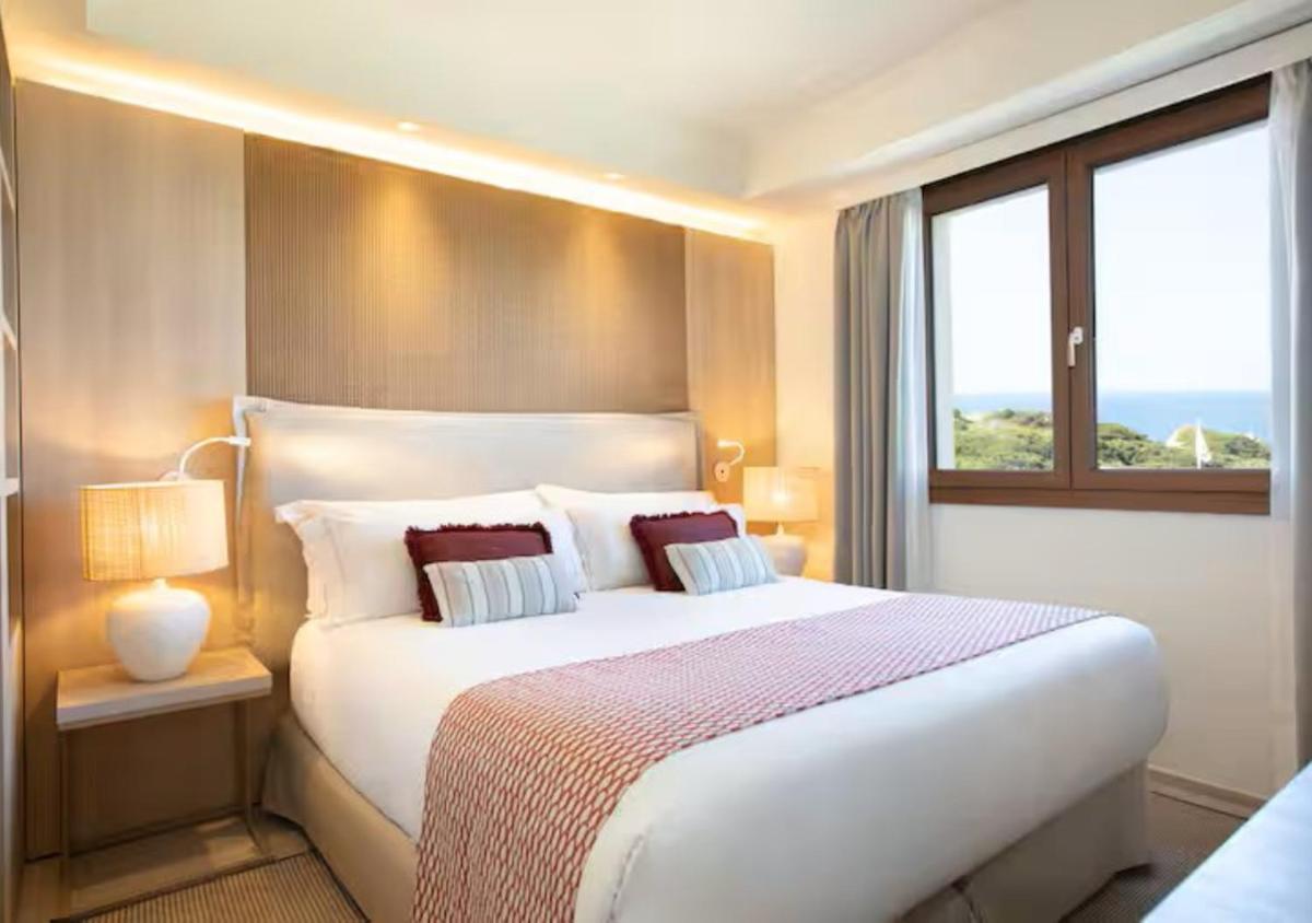 Mangia's Santa Teresa Sardinia, Curio Collection by Hilton