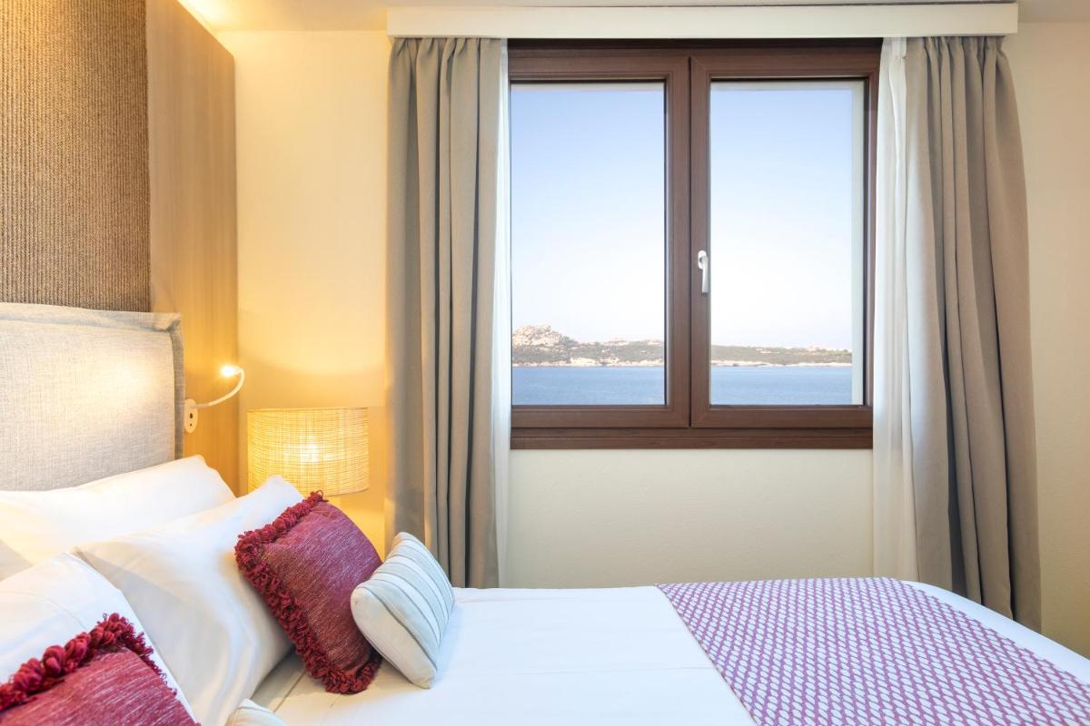 Mangia's Santa Teresa Sardinia, Curio Collection by Hilton