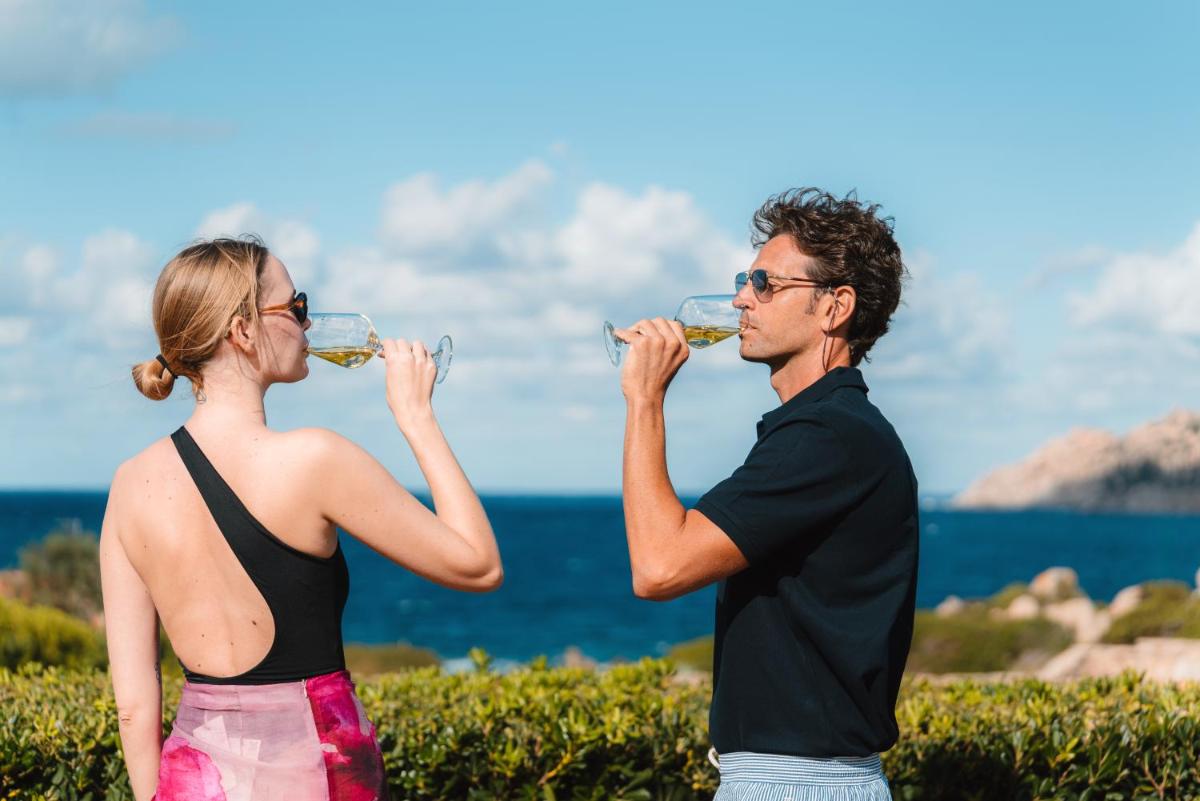 Mangia's Santa Teresa Sardinia, Curio Collection by Hilton