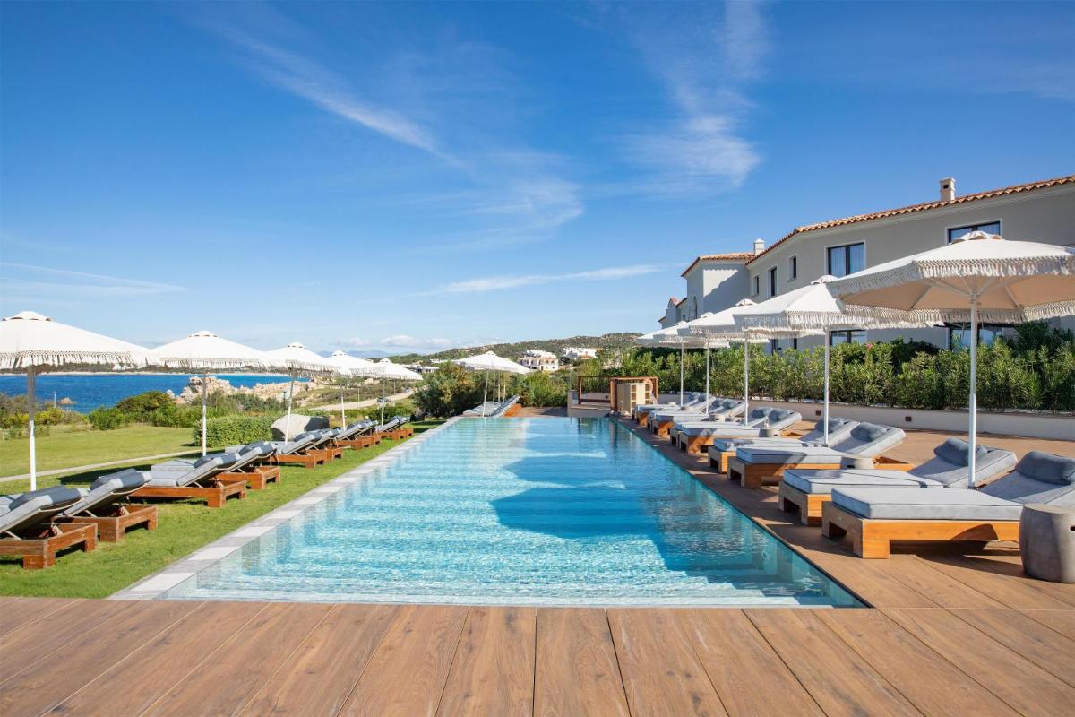 Mangia's Santa Teresa Sardinia, Curio Collection by Hilton