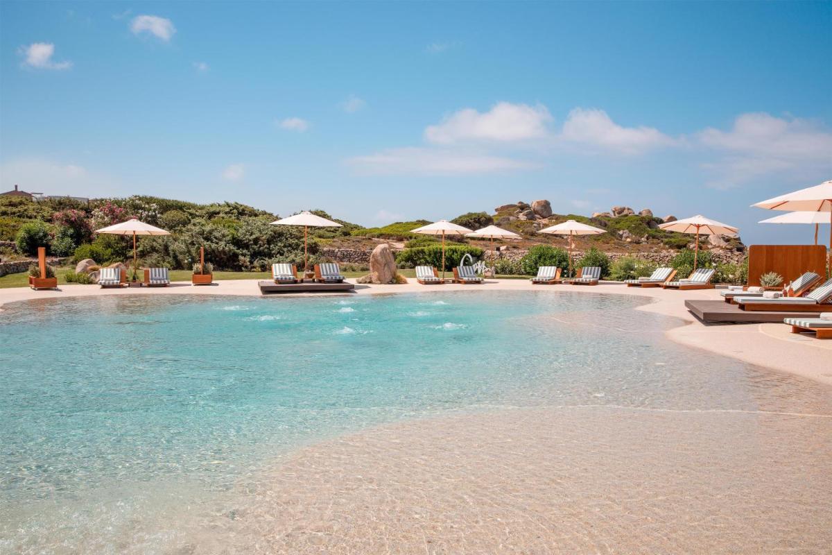 Mangia's Santa Teresa Sardinia, Curio Collection by Hilton