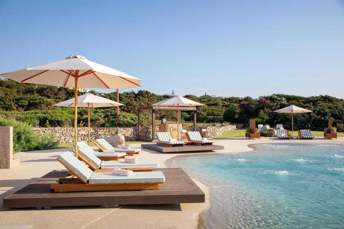 Mangia's Santa Teresa Sardinia, Curio Collection by Hilton