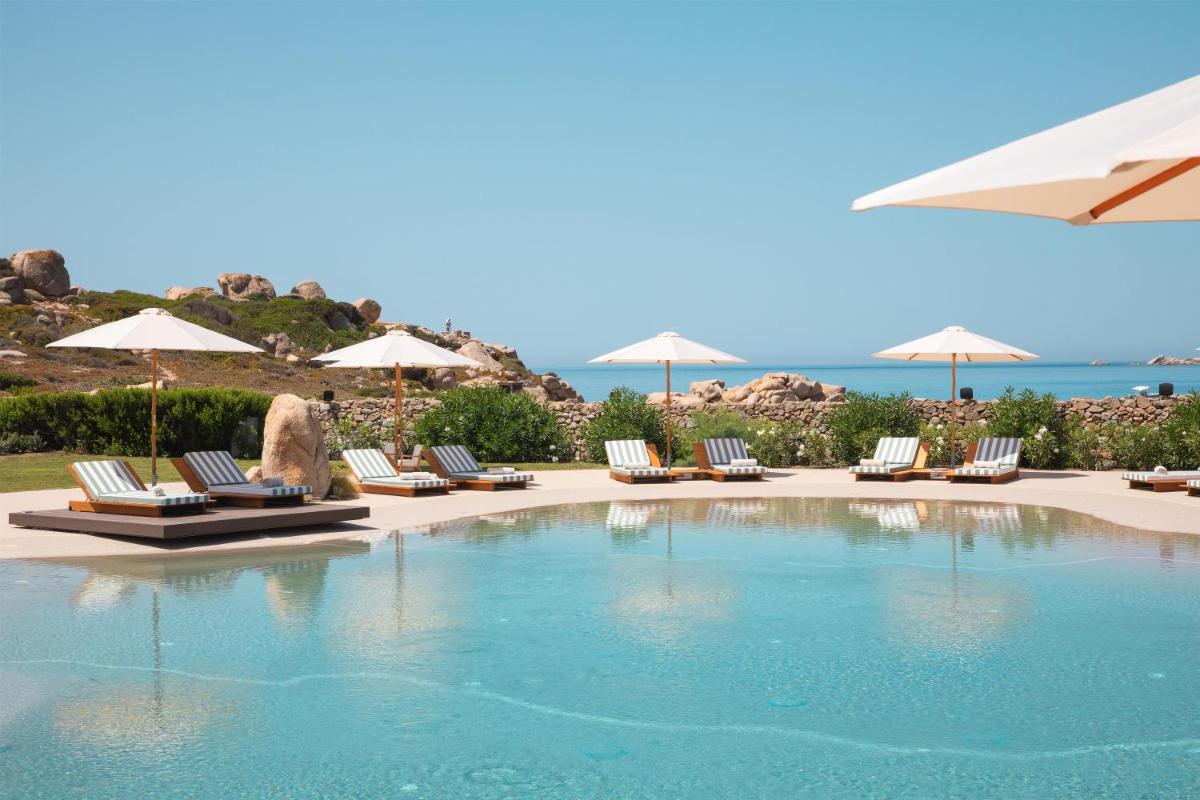 Mangia's Santa Teresa Sardinia, Curio Collection by Hilton