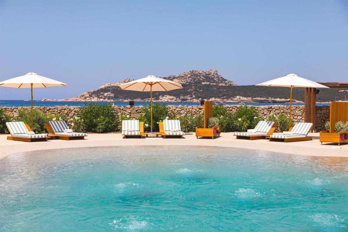 Mangia's Santa Teresa Sardinia, Curio Collection by Hilton