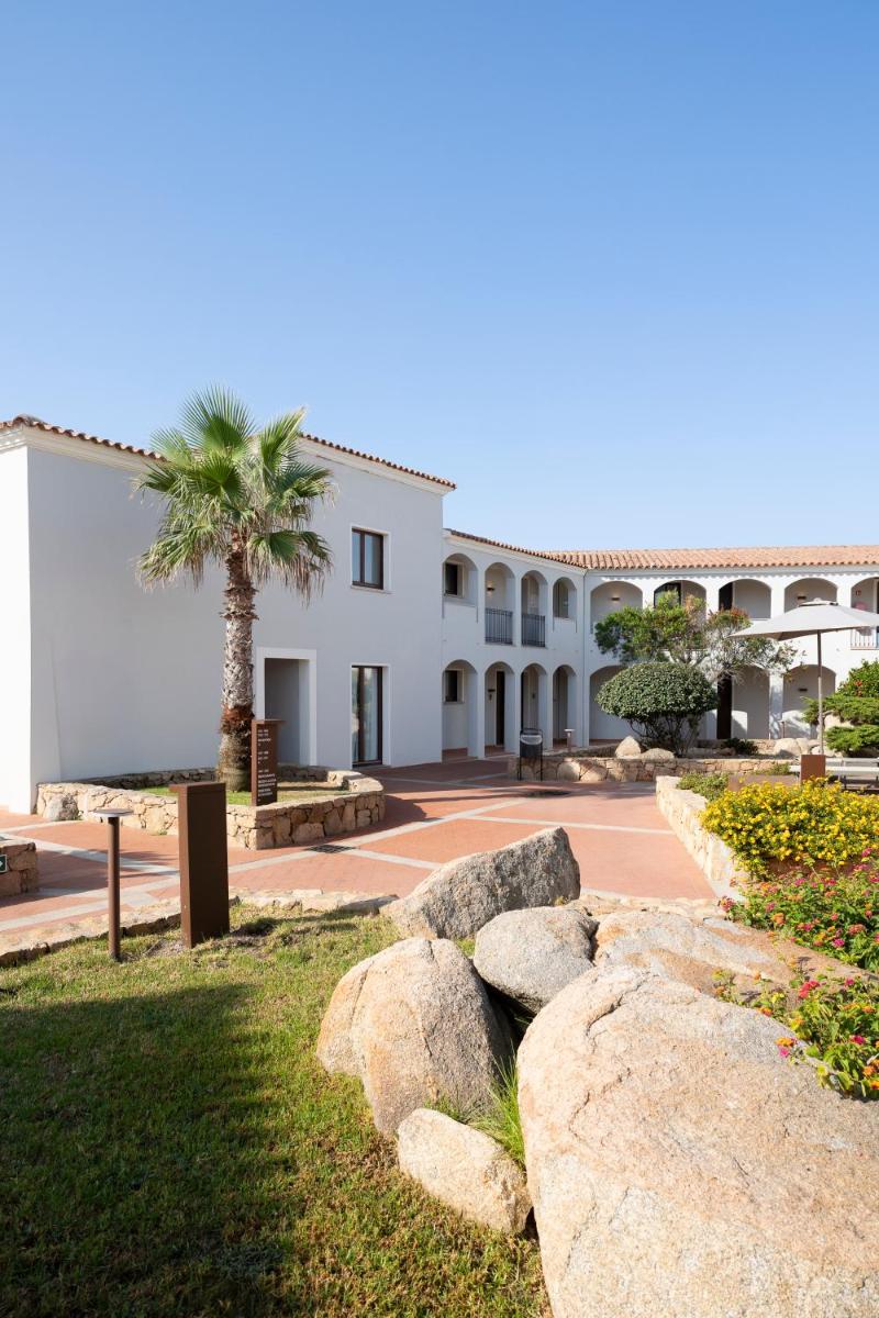 Mangia's Santa Teresa Sardinia, Curio Collection by Hilton