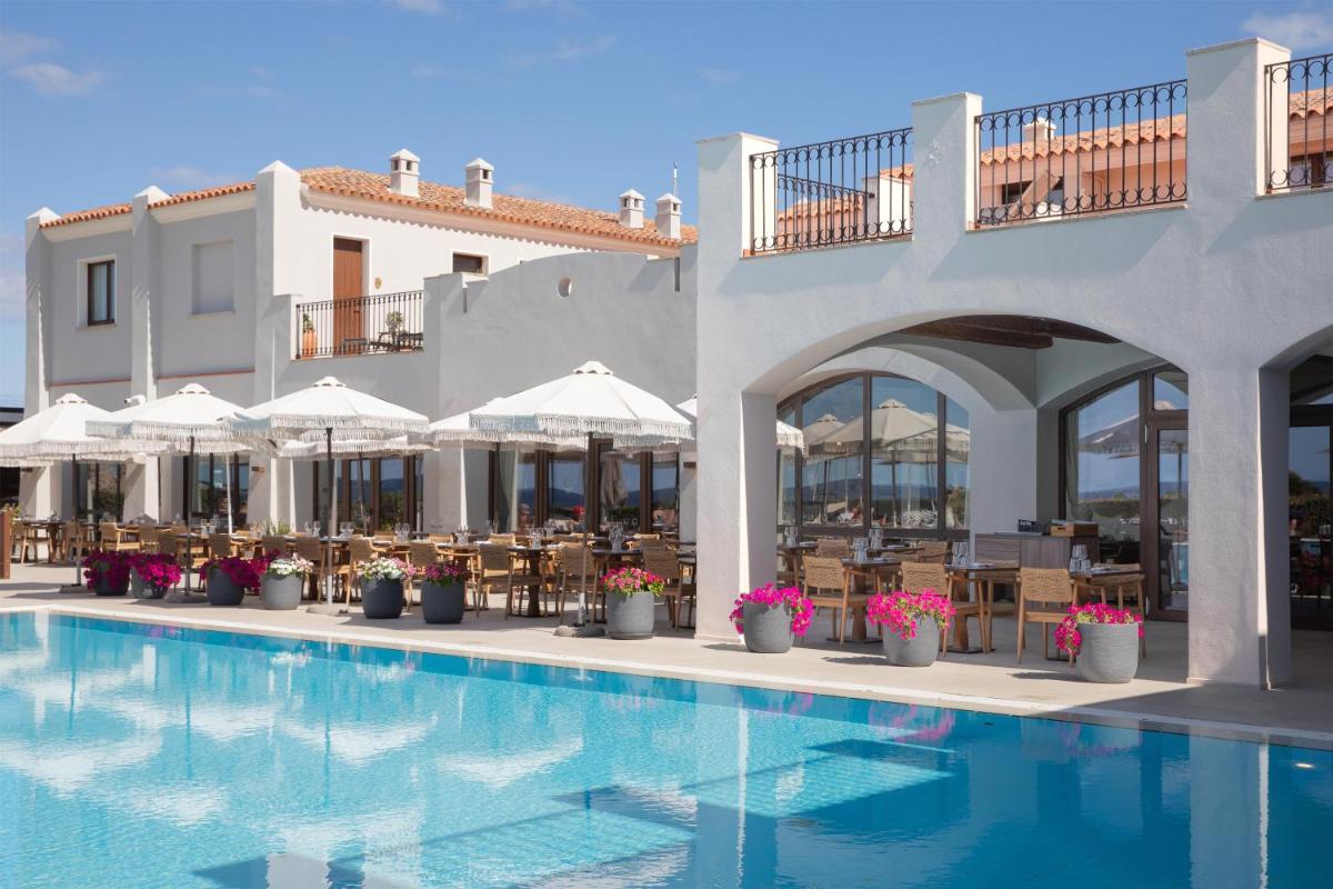 Mangia's Santa Teresa Sardinia, Curio Collection by Hilton