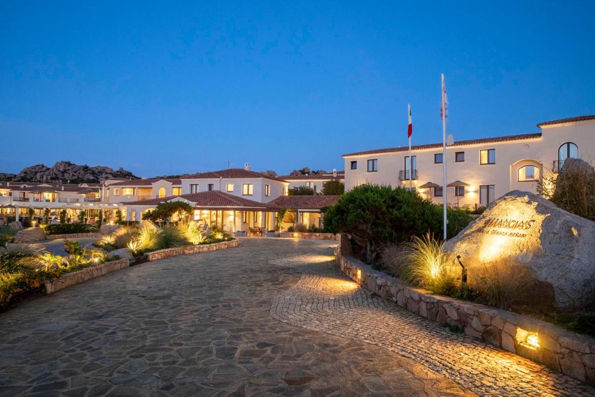 Mangia's Santa Teresa Sardinia, Curio Collection by Hilton