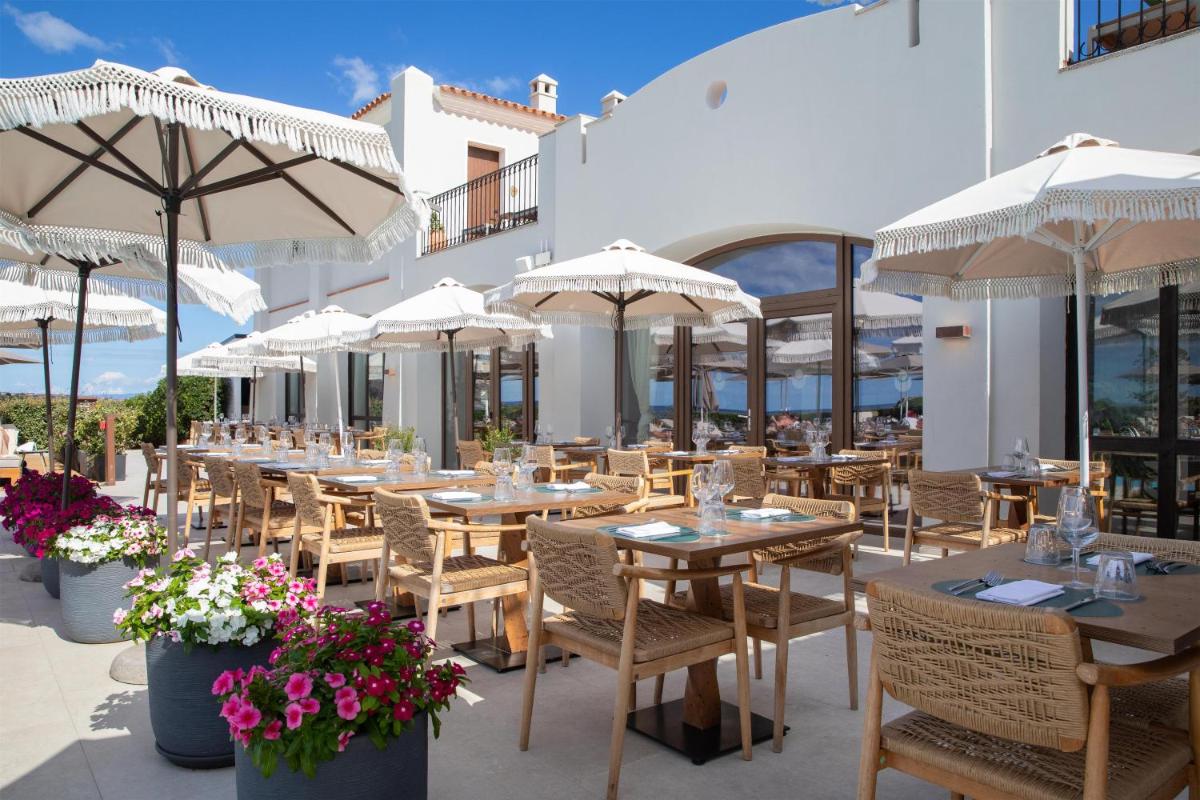 Mangia's Santa Teresa Sardinia, Curio Collection by Hilton