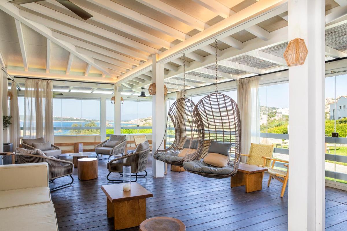 Mangia's Santa Teresa Sardinia, Curio Collection by Hilton