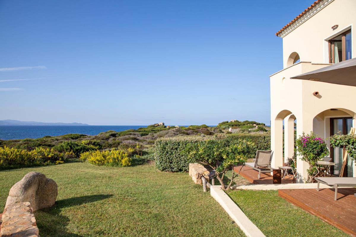 Mangia's Santa Teresa Sardinia, Curio Collection by Hilton