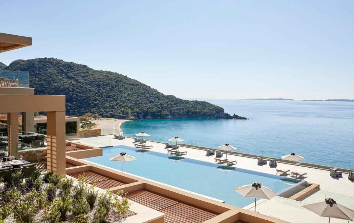 Elix, Mar-Bella Collection