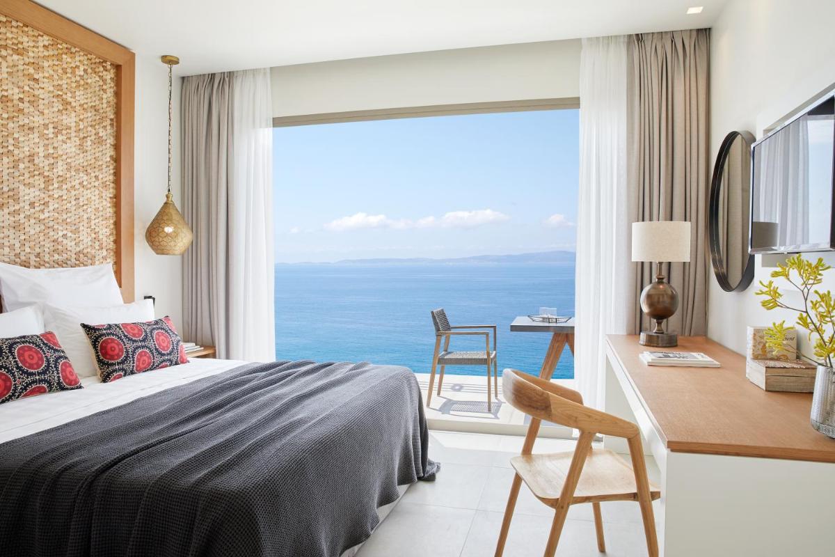 Elix, Mar-Bella Collection