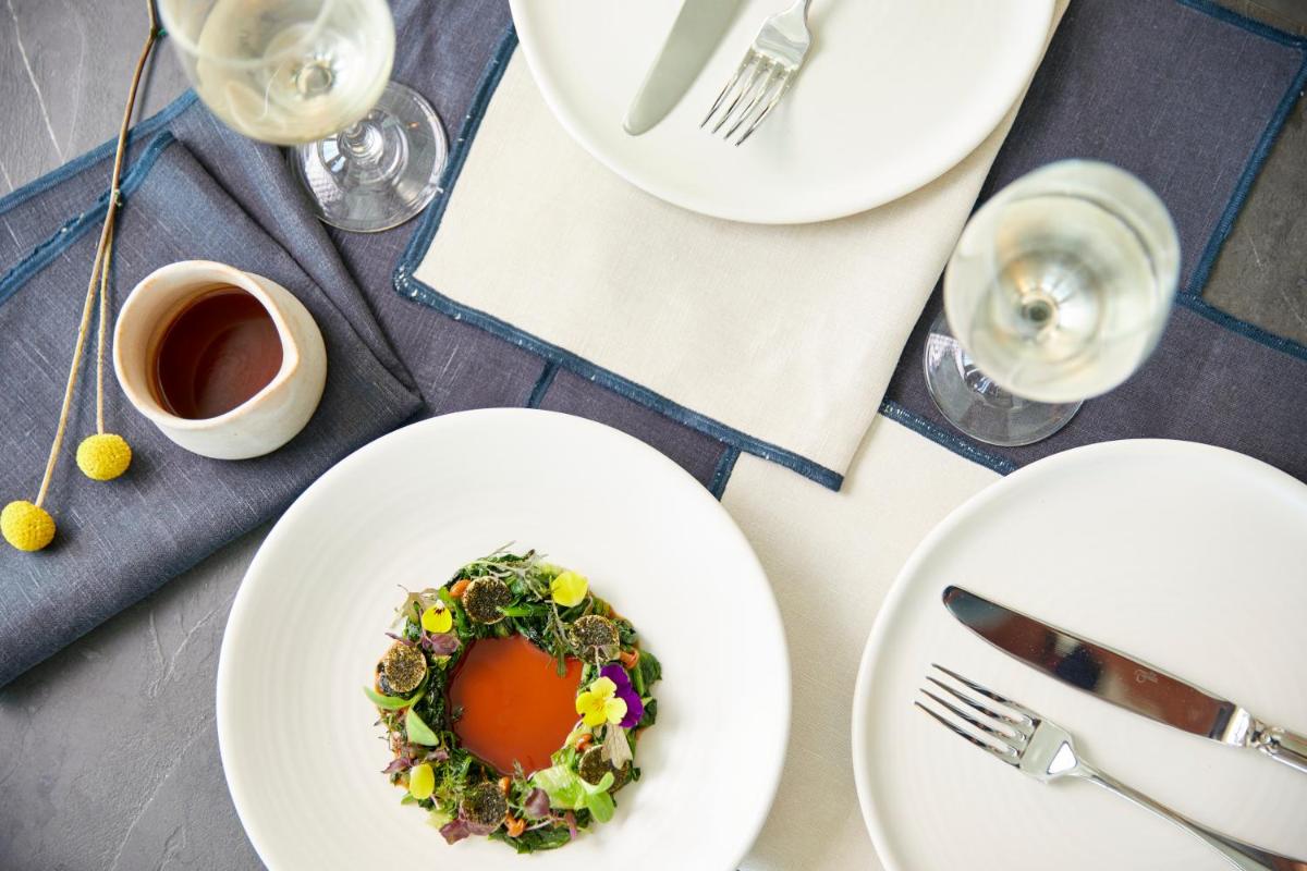 Elix, Mar-Bella Collection