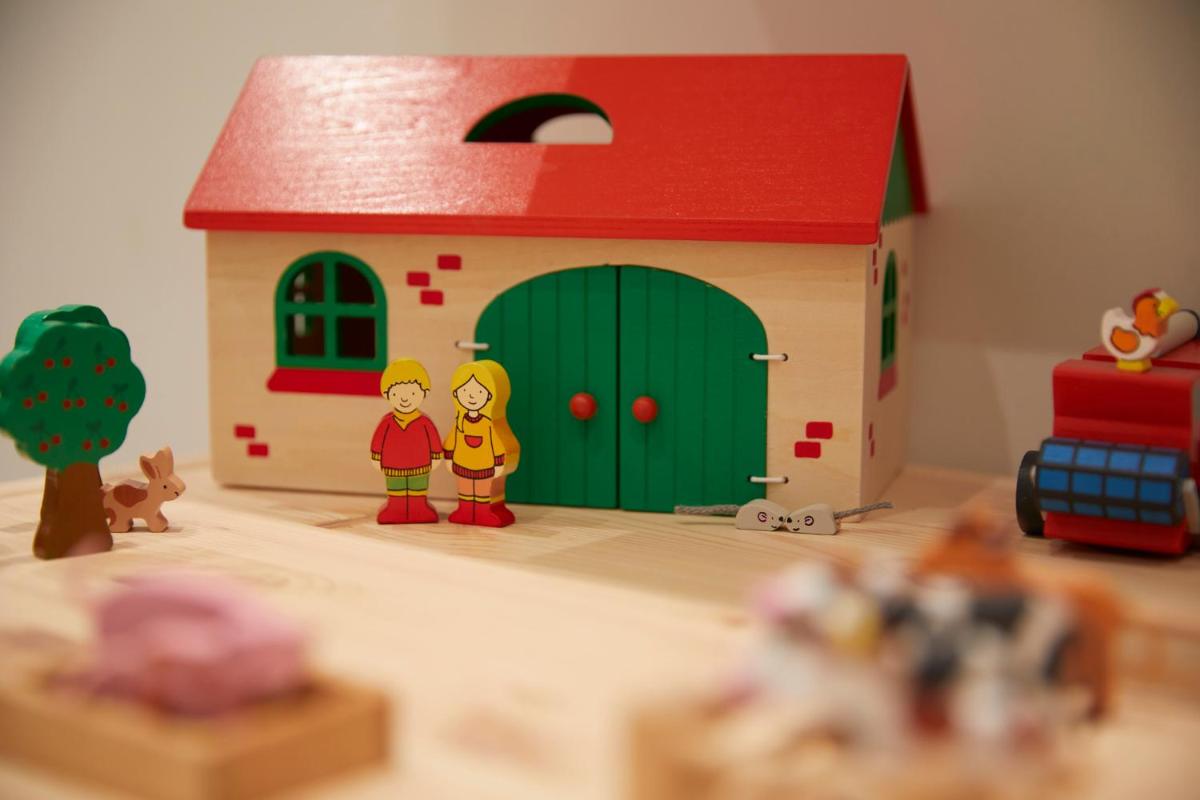 Elix, Mar-Bella Collection