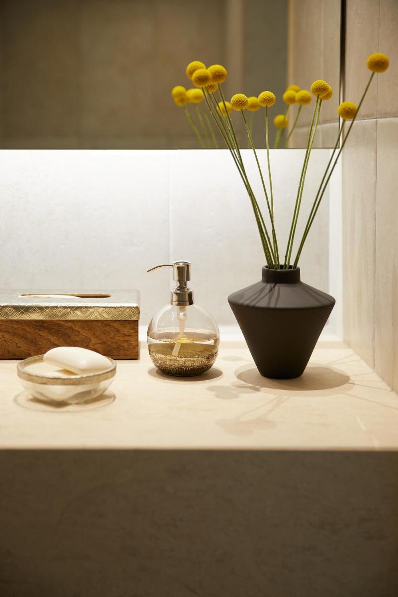 Elix, Mar-Bella Collection