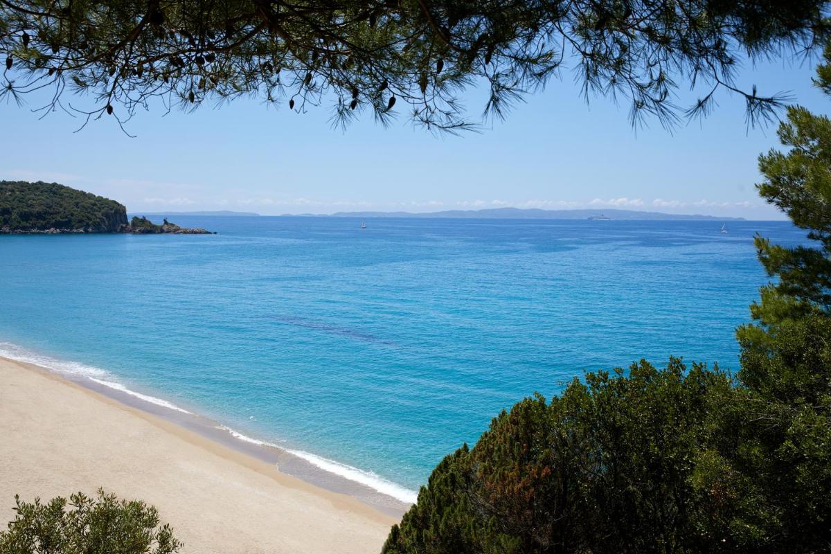 Elix, Mar-Bella Collection