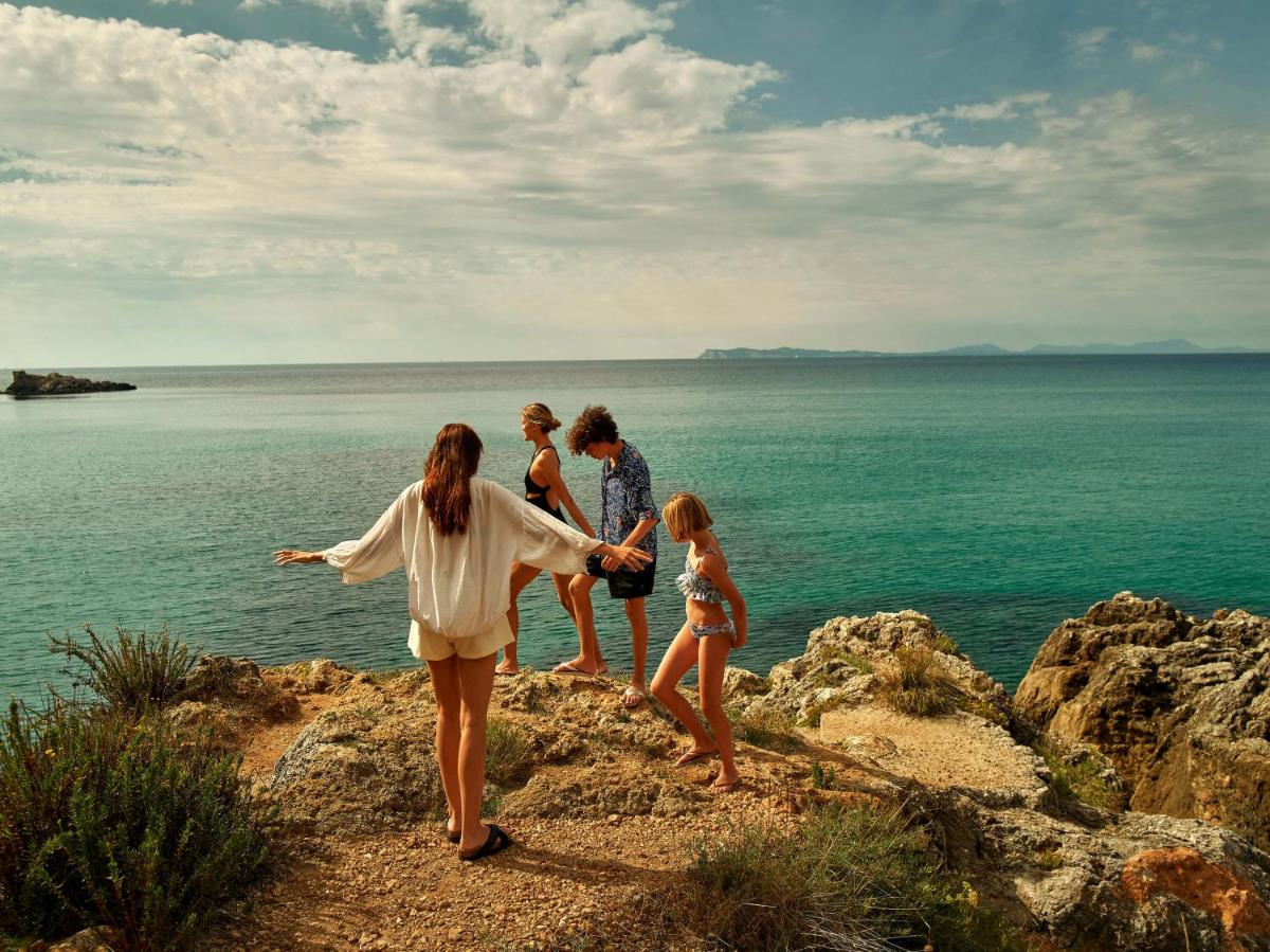 Elix, Mar-Bella Collection