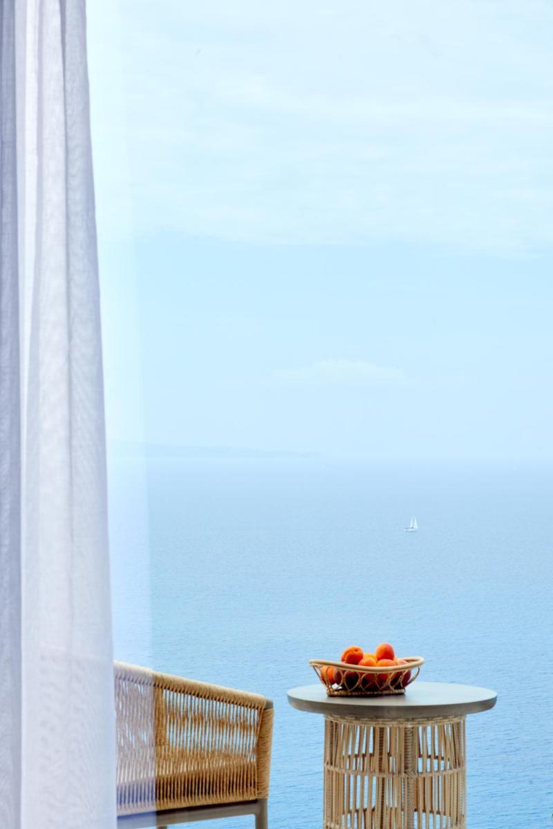 Elix, Mar-Bella Collection