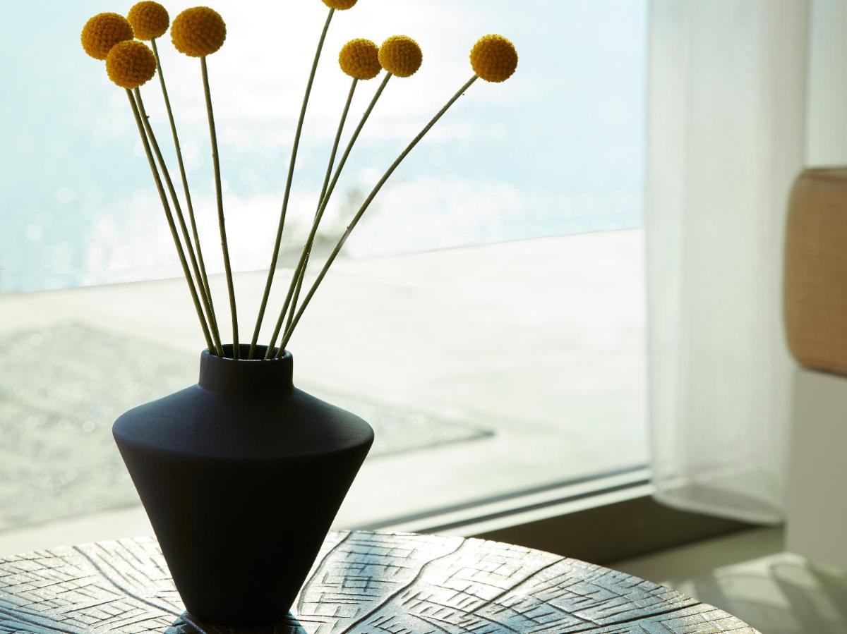 Elix, Mar-Bella Collection