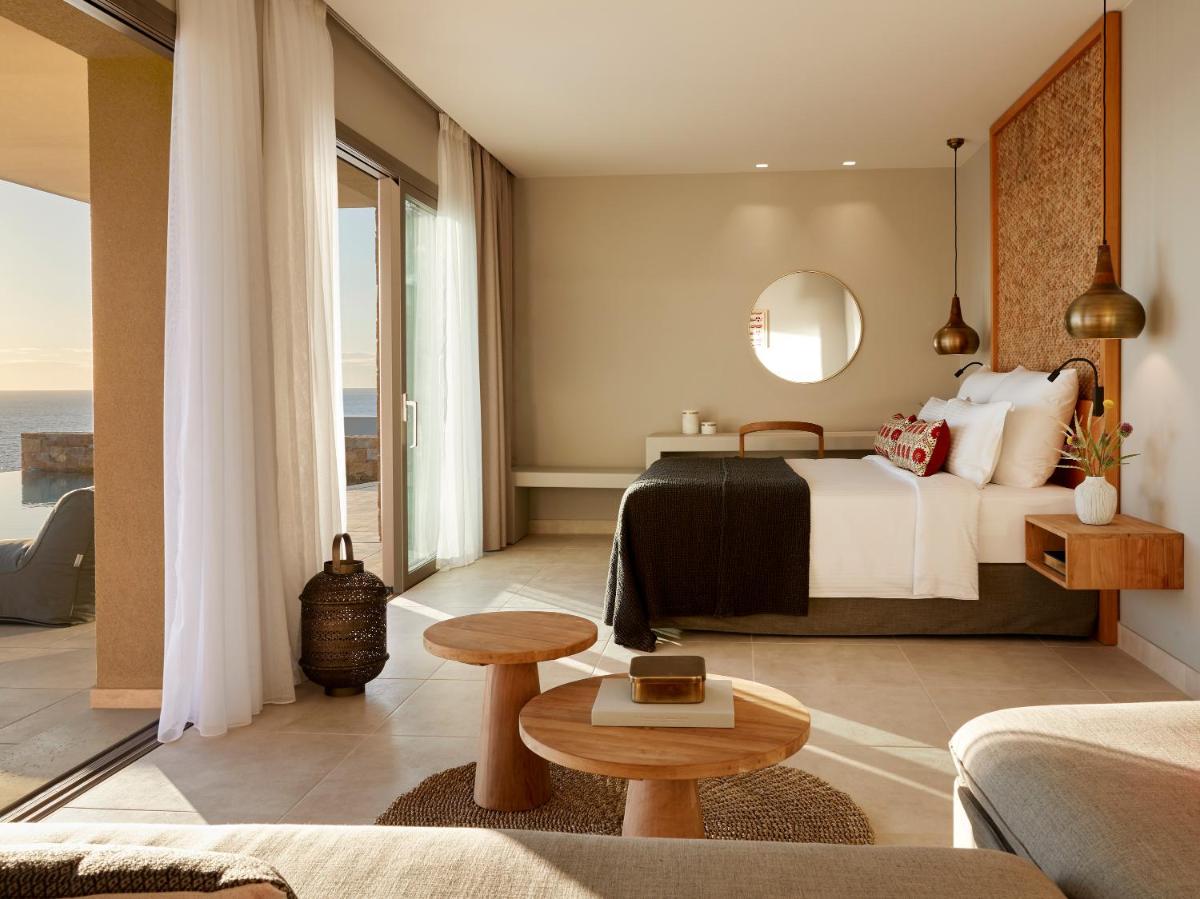 Elix, Mar-Bella Collection