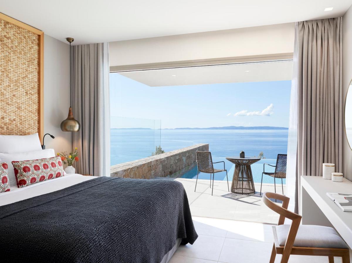 Elix, Mar-Bella Collection