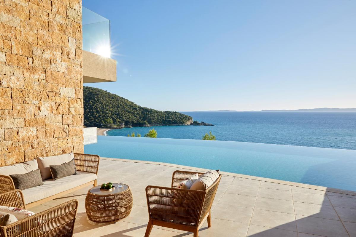 Elix, Mar-Bella Collection