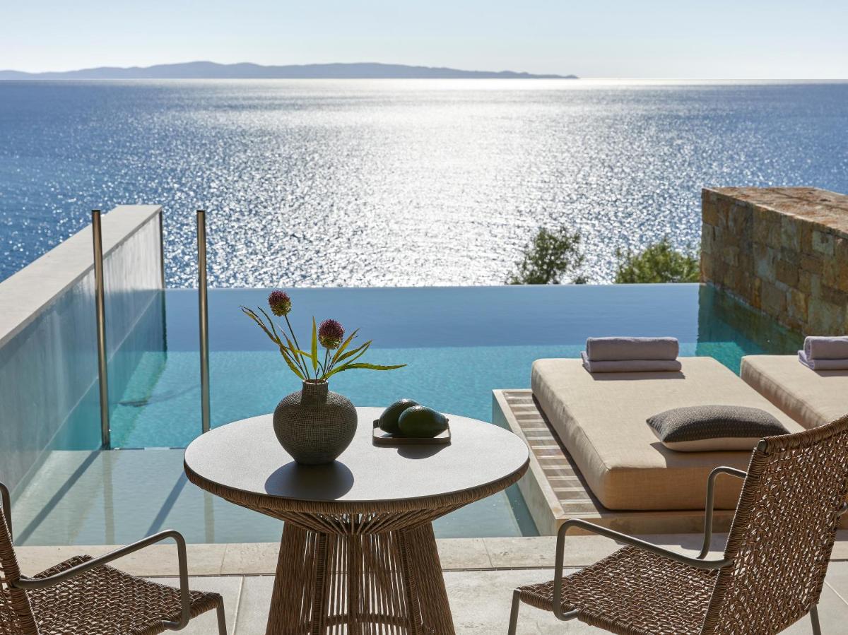 Elix, Mar-Bella Collection