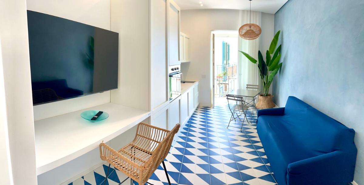 Marina Palace Apartments & Terrace