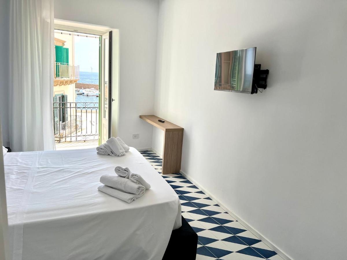 Marina Palace Apartments & Terrace