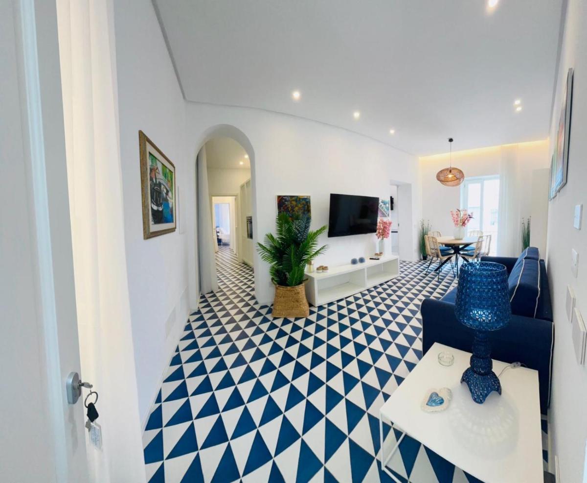 Marina Palace Apartments & Terrace