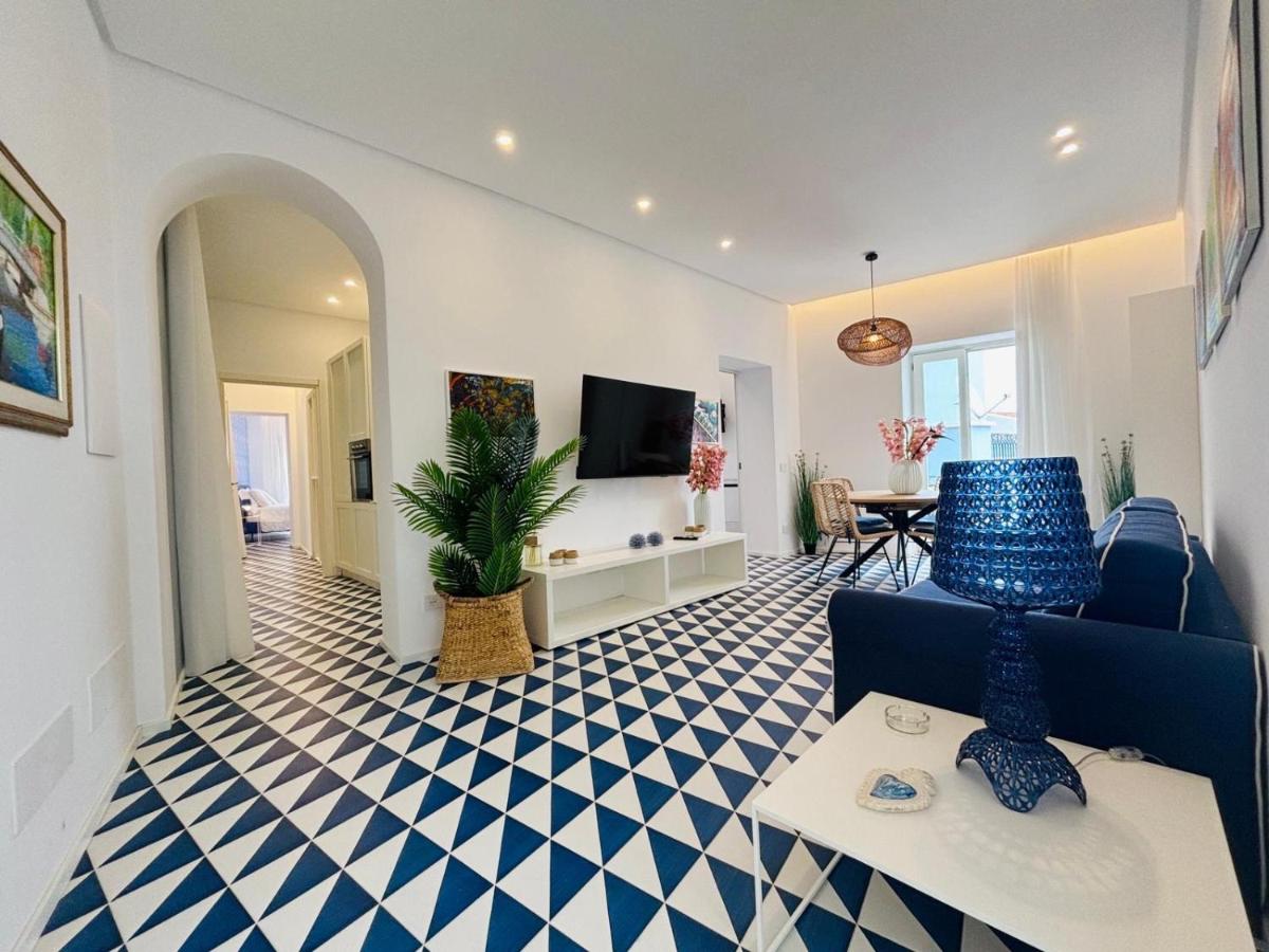 Marina Palace Apartments & Terrace