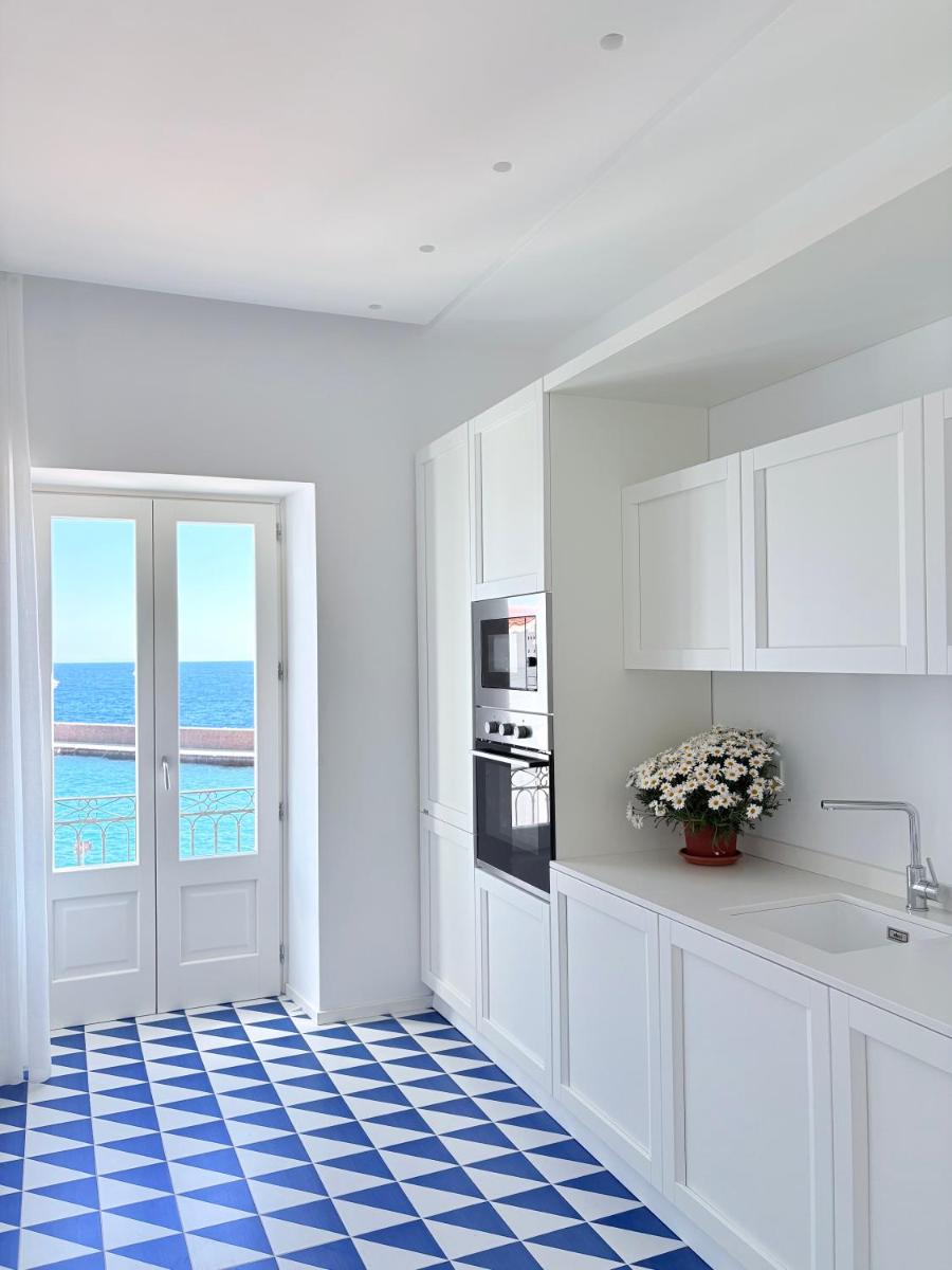 Marina Palace Apartments & Terrace