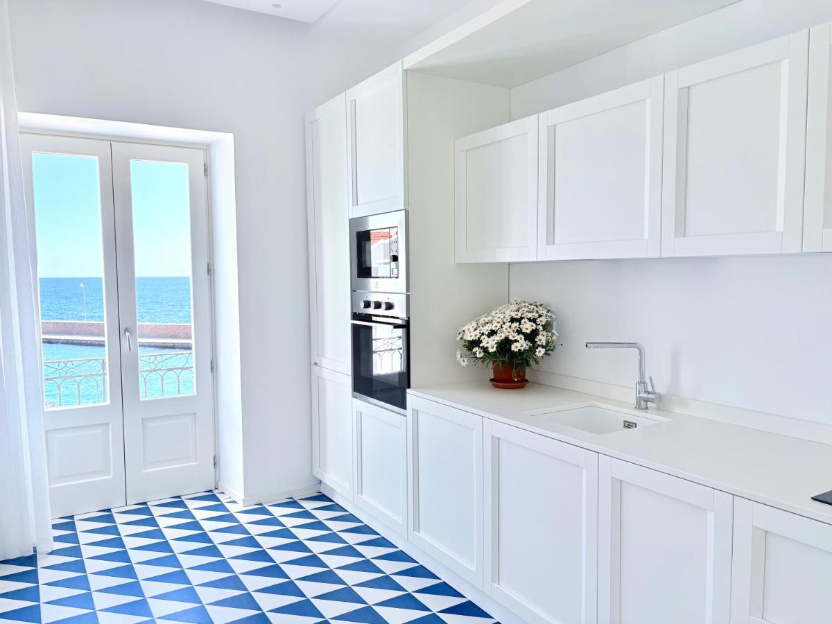 Marina Palace Apartments & Terrace