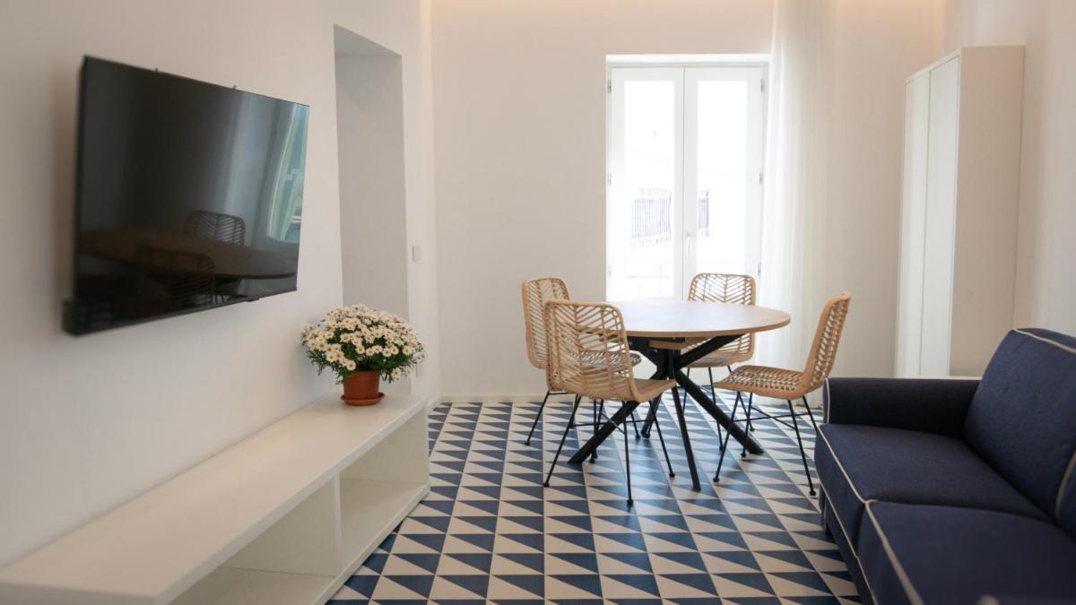 Marina Palace Apartments & Terrace