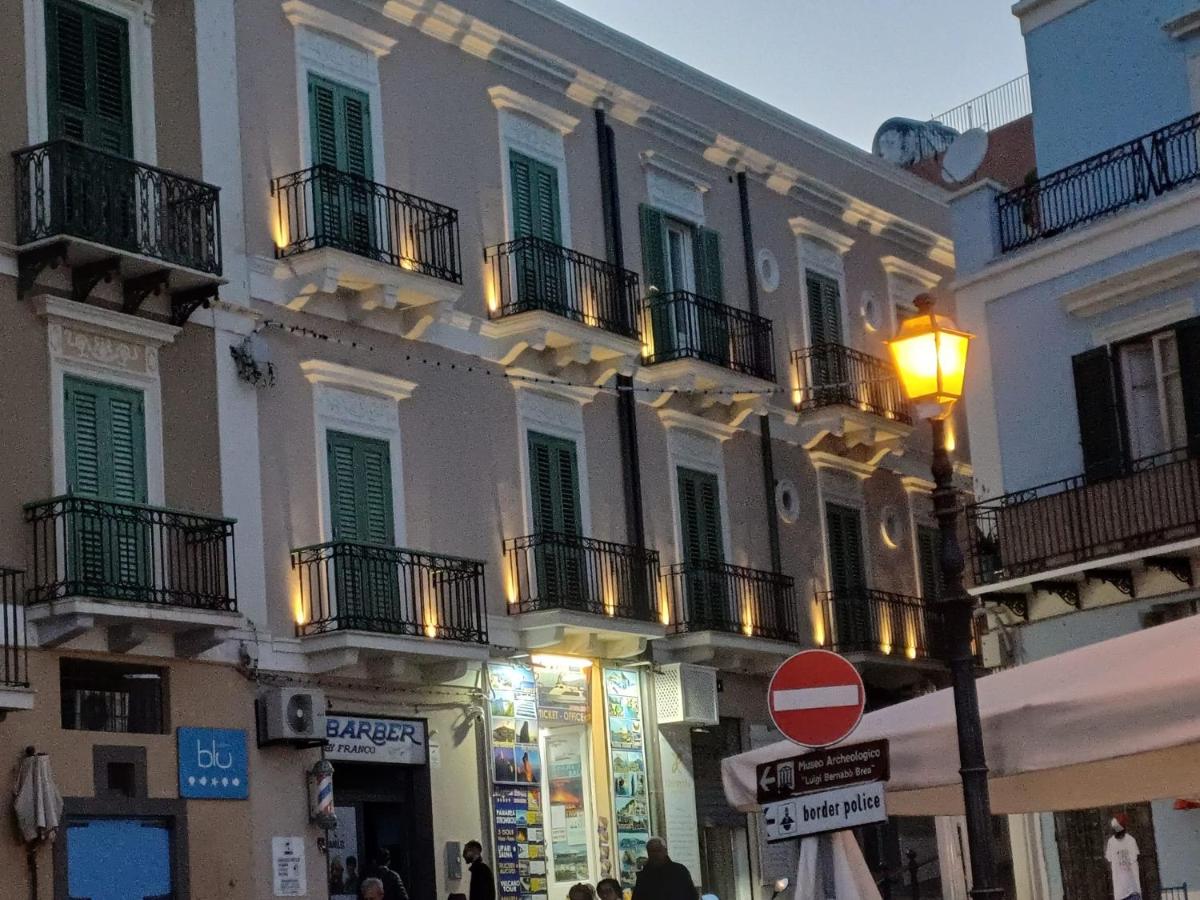 Marina Palace Apartments & Terrace