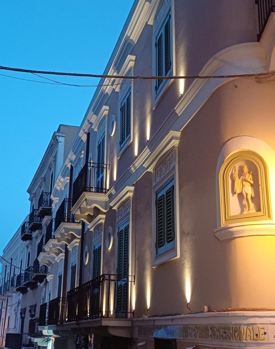 Marina Palace Apartments & Terrace